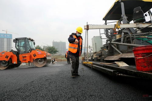 再加速！成都大運會直聯通道啟動瀝青鋪設，助力普通道路貨物運輸代理高效暢行